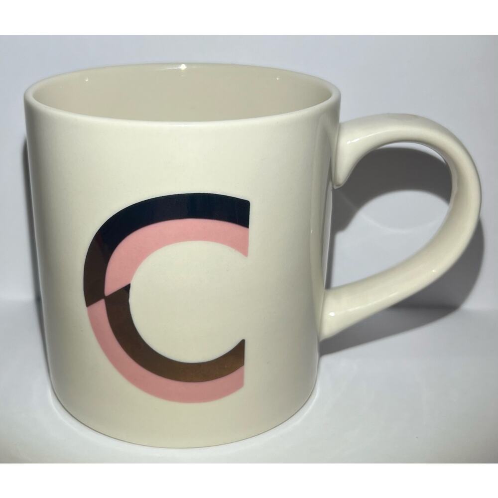 Pink and gold monogram mug “C”